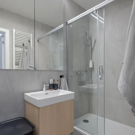 Zwirnovka-brand New With Free Parking 公寓 *